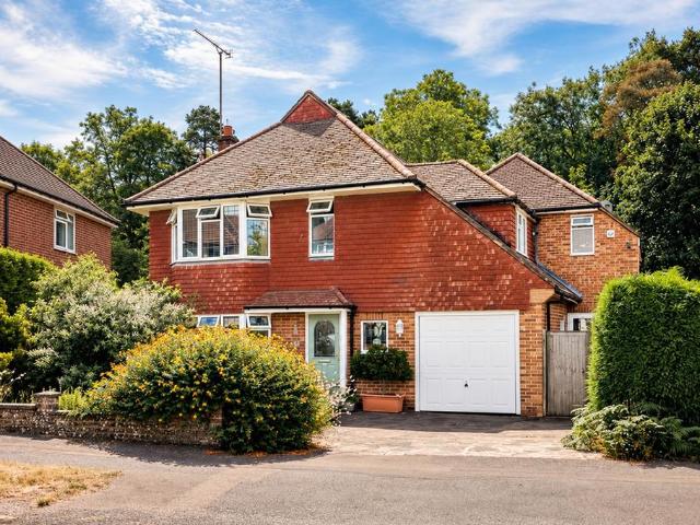 5 bedroom detached house for sale