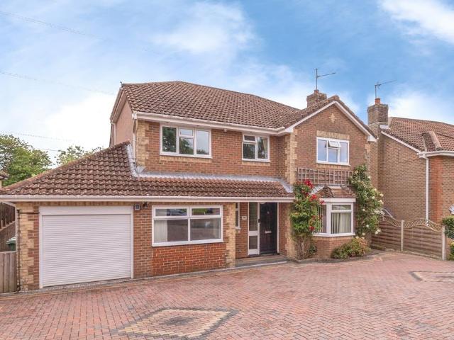 5 bedroom detached house for sale