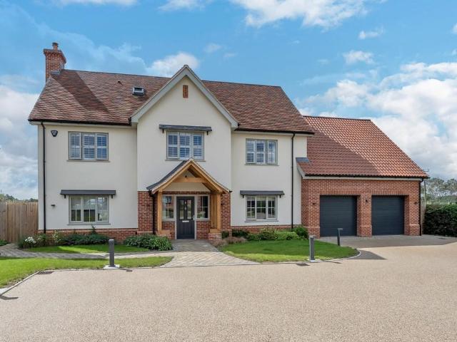 5 bedroom detached house for sale
