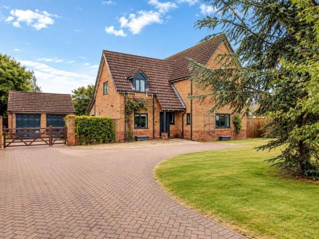 5 bedroom detached house for sale