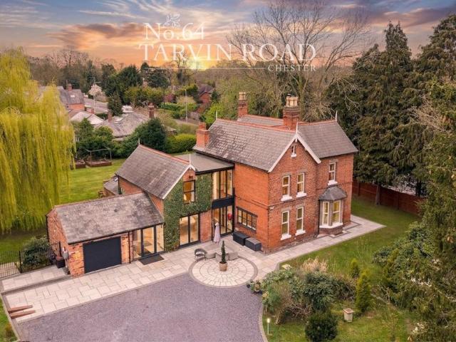 5 bedroom detached house for sale