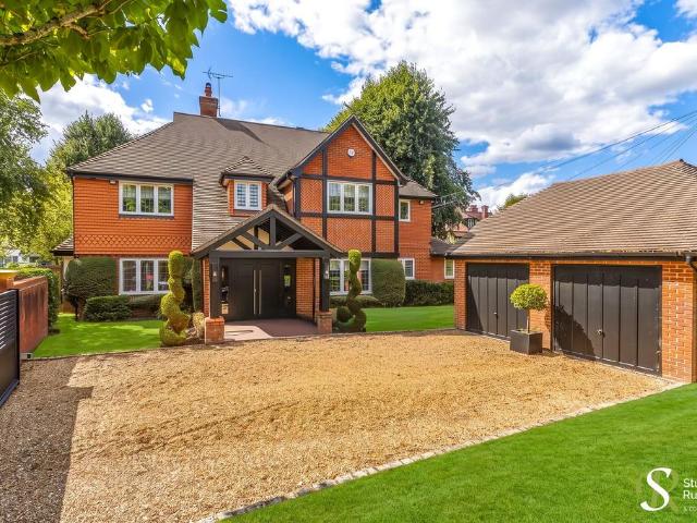 5 bedroom detached house for sale
