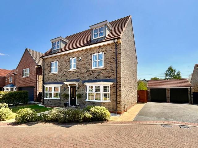 5 bedroom detached house for sale