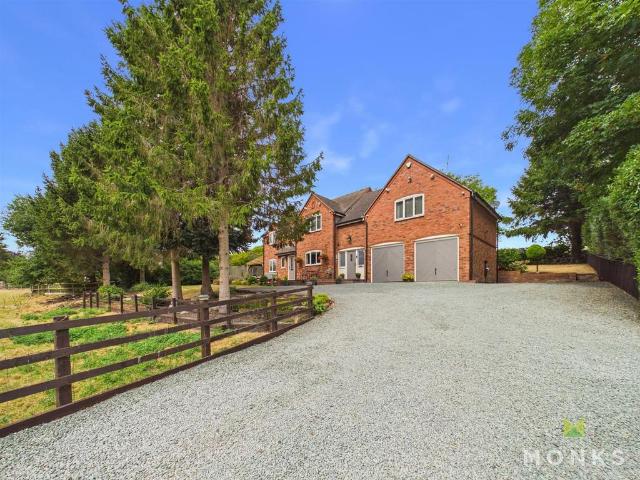 5 bedroom detached house for sale