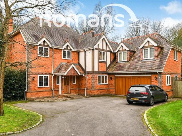 5 bedroom detached house for sale