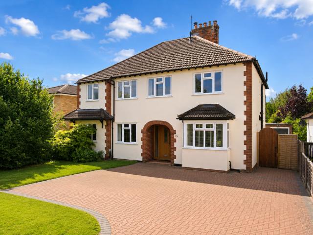 5 bedroom detached house for sale