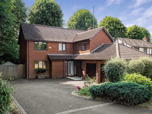 5 bedroom detached house for sale