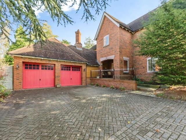 5 bedroom detached house for sale