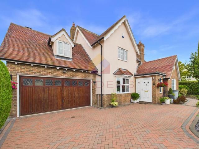 5 bedroom detached house for sale