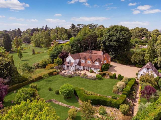 5 bedroom detached house for sale