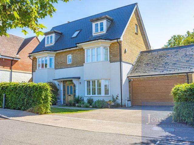 5 bedroom detached house for sale