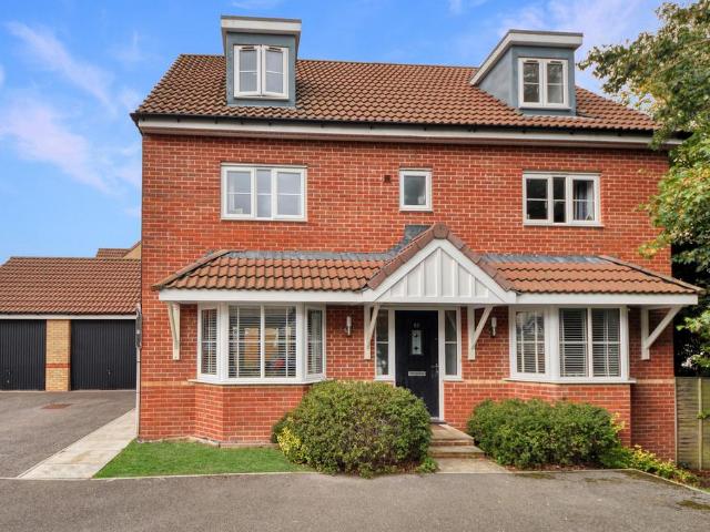 5 bedroom detached house for sale