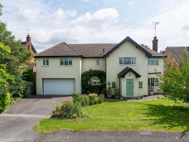 5 bedroom detached house for sale