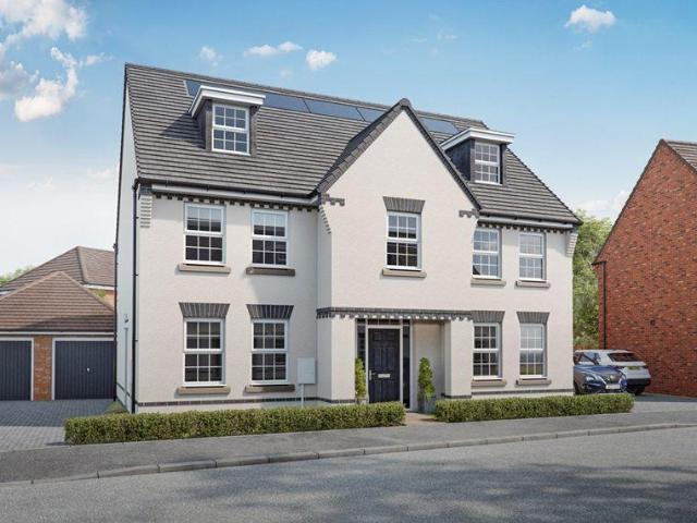 5 bedroom detached house for sale