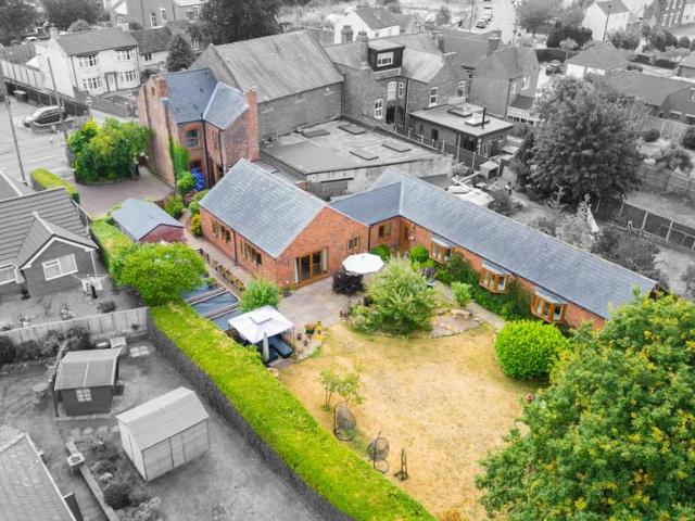 5 bedroom detached house for sale