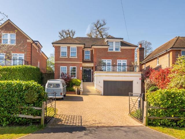 5 bedroom detached house for sale