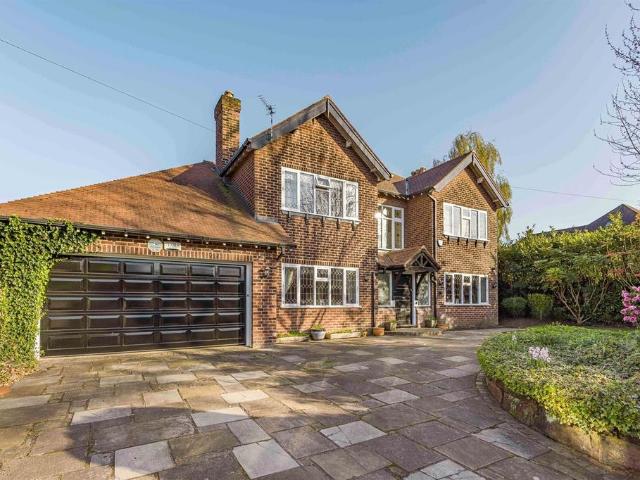 5 bedroom detached house for sale