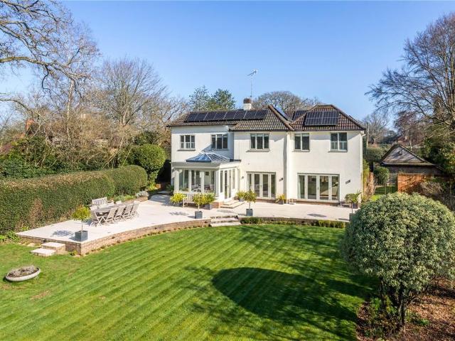 5 bedroom detached house for sale