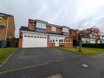 5 bedroom detached house for sale