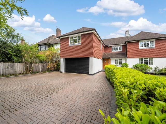 5 bedroom detached house for sale