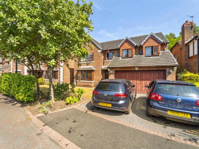 5 bedroom detached house for sale