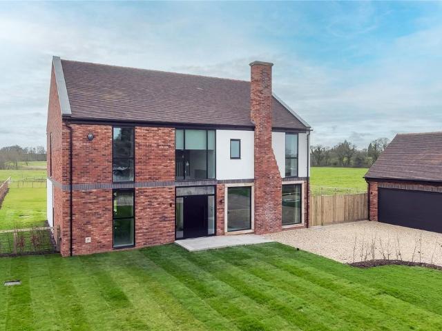 5 bedroom detached house for sale