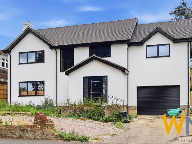 5 bedroom detached house for sale
