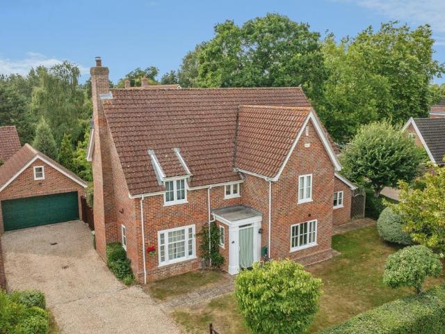 5 bedroom detached house for sale