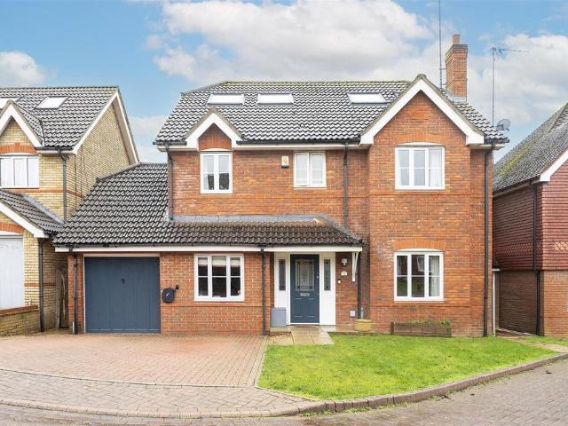 5 bedroom detached house for sale