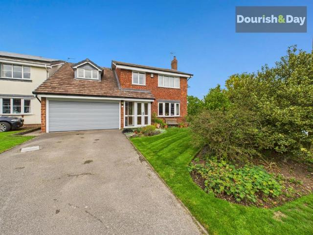 5 bedroom detached house for sale