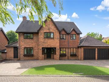 5 bedroom detached house for sale