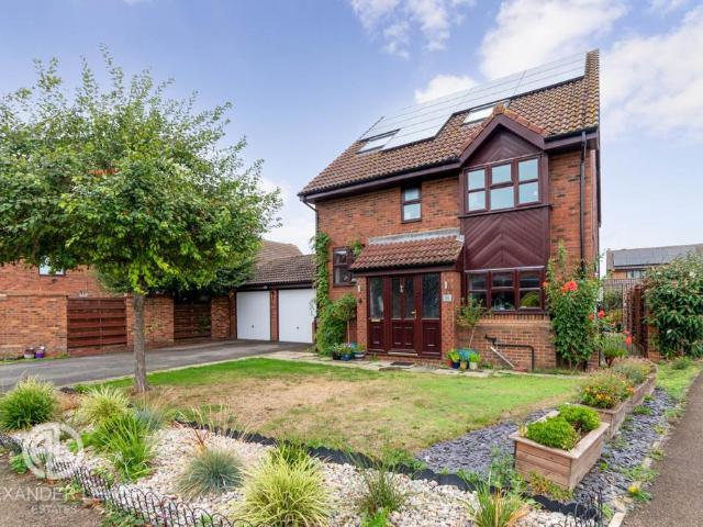 5 bedroom detached house for sale
