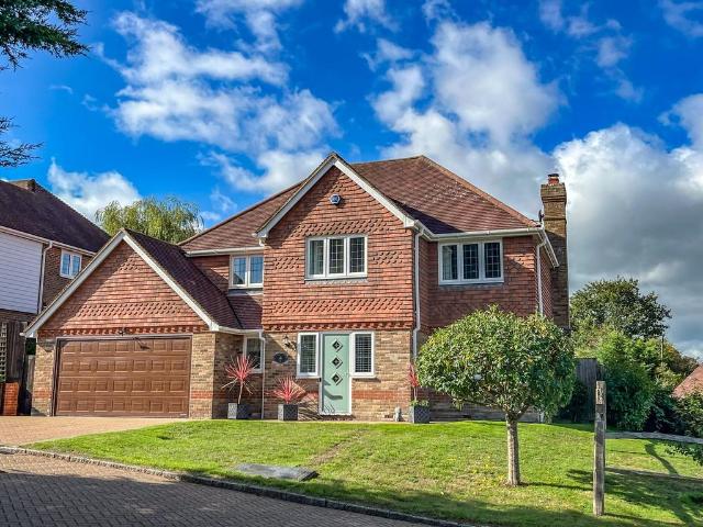 5 bedroom detached house for sale