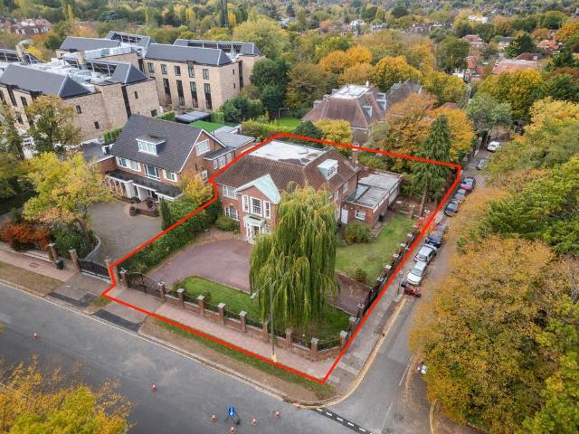 5 bedroom detached house for sale