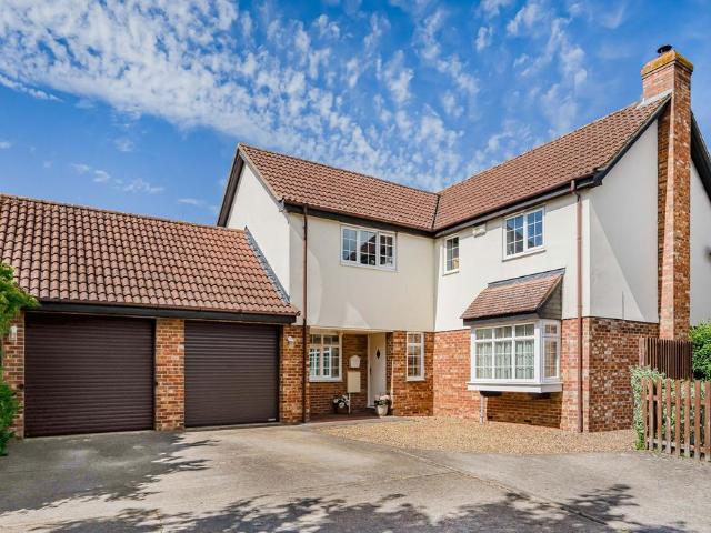 5 bedroom detached house for sale
