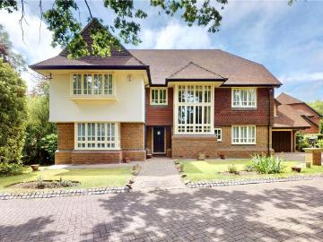 5 bedroom detached house for sale