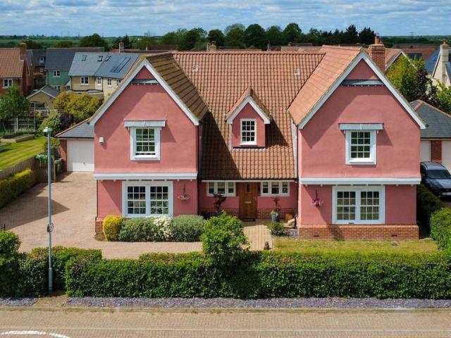 5 bedroom detached house for sale