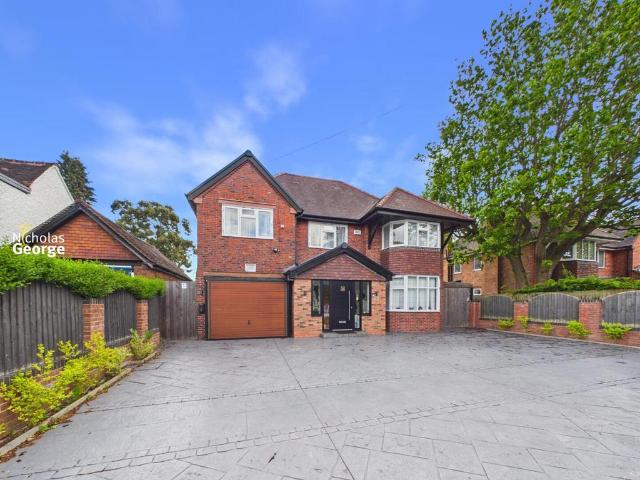 5 bedroom detached house for sale