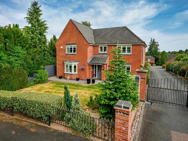 5 bedroom detached house for sale