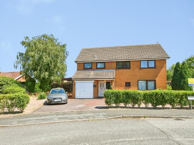 5 bedroom detached house for sale