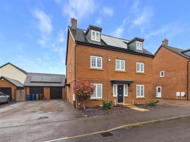 5 bedroom detached house for sale