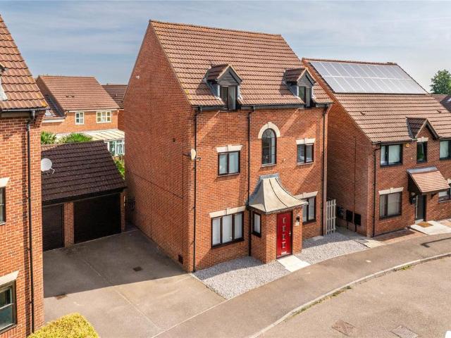 5 bedroom detached house for sale