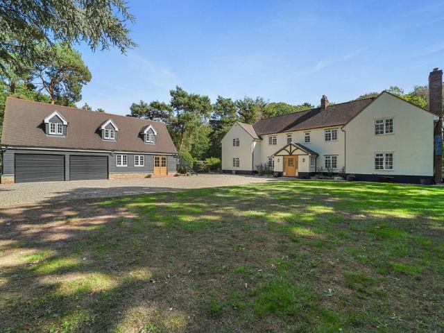 5 bedroom detached house for sale