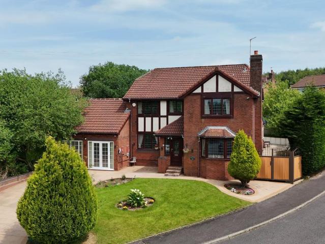 5 bedroom detached house for sale