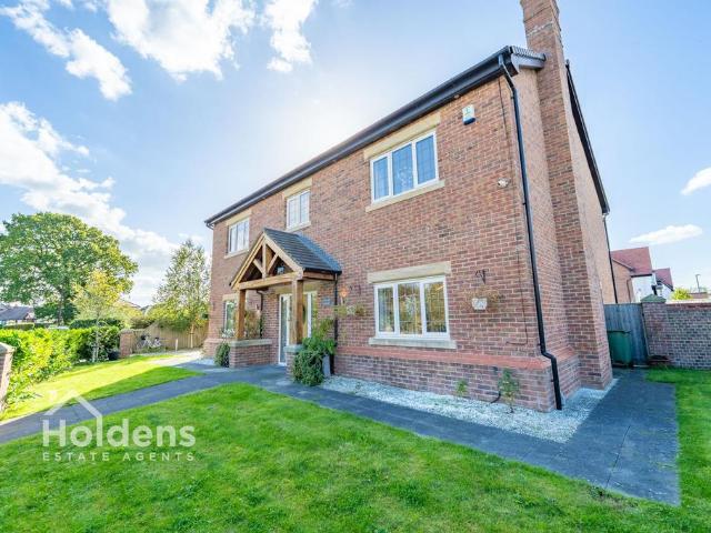 5 bedroom detached house for sale