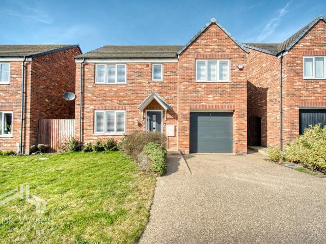 5 bedroom detached house for sale