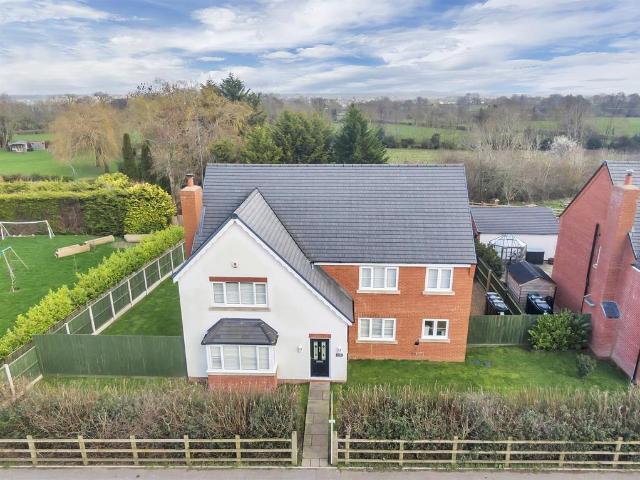 5 bedroom detached house for sale