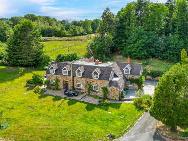 5 bedroom detached house for sale