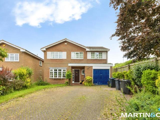 5 bedroom detached house for sale