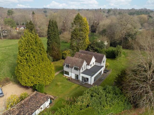 5 bedroom detached house for sale